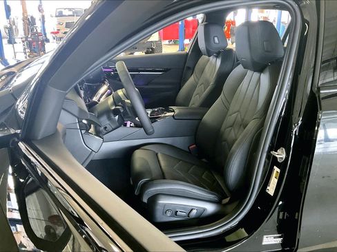 New 2026 BMW 530i w/ M Sport Package image 9