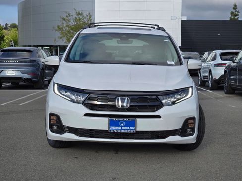 New 2026 Honda Odyssey Touring image 2