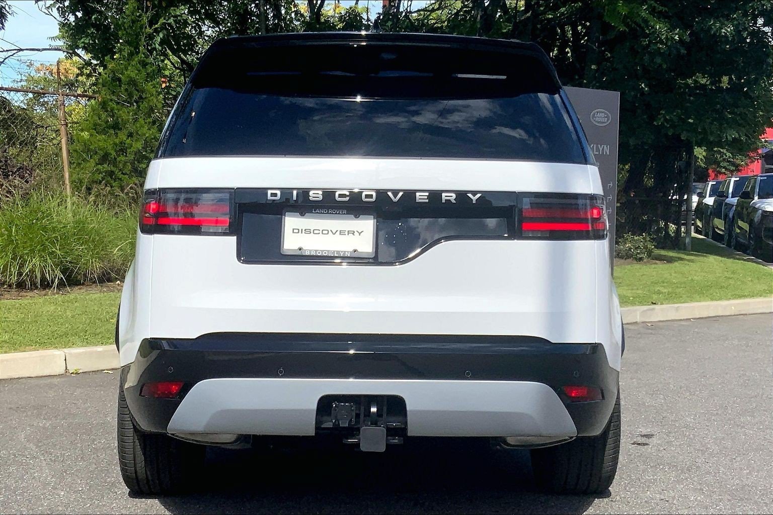 New 2026 Land Rover Discovery Limited Edition AWD/4WD image 4