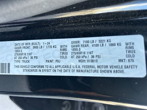 Used 2024 RAM 1500 Laramie AWD/4WD image 7