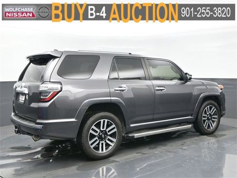 Used 2018 Toyota 4Runner SR5 image 6