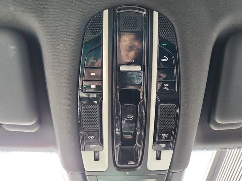 Certified 2020 Porsche Cayenne image 34