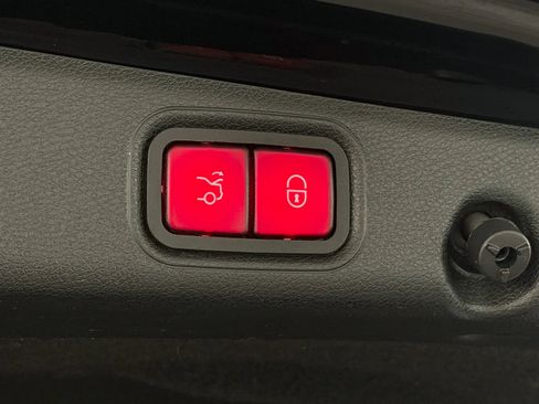 Used 2018 Mercedes-Benz E 300 image 20