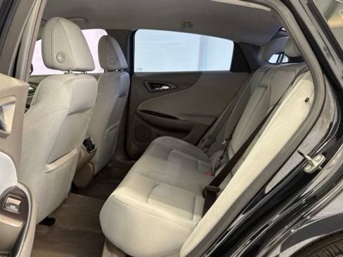 Used 2018 Chevrolet Malibu LT w/ Driver Confidence Package FWD image 16