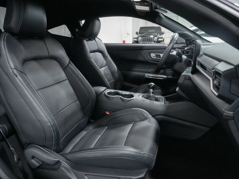 Used 2025 Ford Mustang GT Premium RWD image 23
