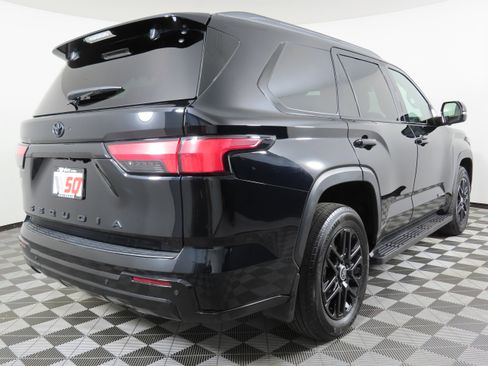 Used 2024 Toyota Sequoia Limited image 47