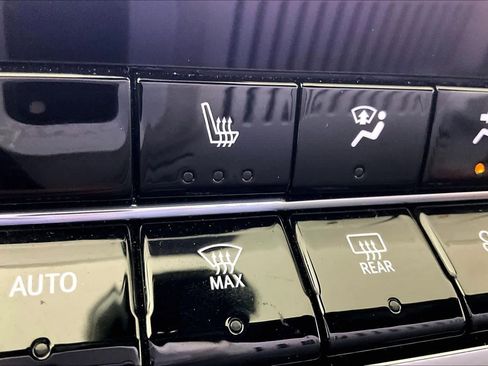 Certified 2024 Chevrolet Colorado LT w/ LT Convenience Package III image 35