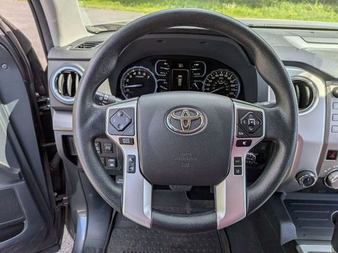 Used 2018 Toyota Tundra SR5 w/ SR5 Upgrade Package AWD/4WD image 10