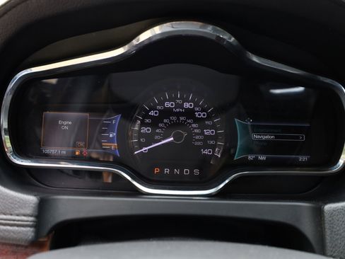 Used 2019 Lincoln MKT AWD image 21