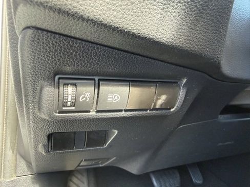 Used 2022 Toyota Corolla Cross LE image 19