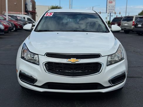 Used 2015 Chevrolet Cruze LT image 2