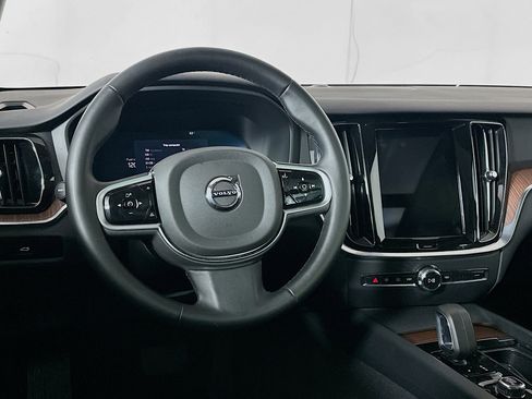 Used 2025 Volvo V60 B5 Cross Country Plus image 18