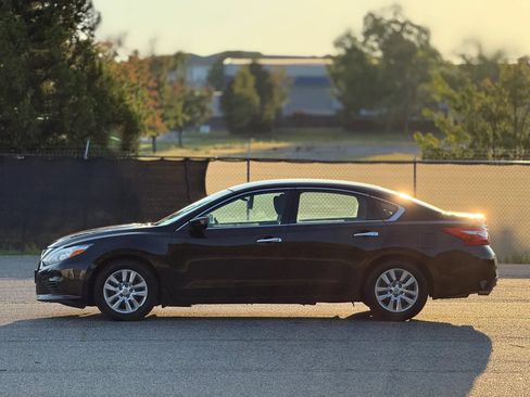 Used 2017 Nissan Altima 2.5 S w/ Power Driver Seat Package FWD image 8