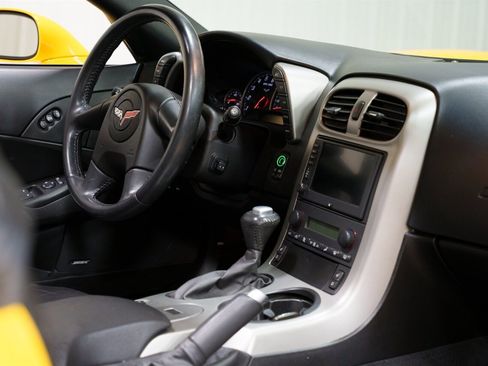 Used 2005 Chevrolet Corvette Coupe w/ Preferred Equipment Group image 28