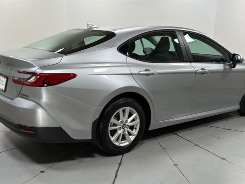 Certified 2025 Toyota Camry LE image 5