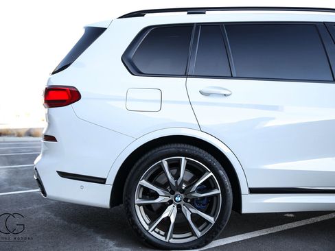 Used 2020 BMW X7 M50i w/ Dynamic Handling Package image 17