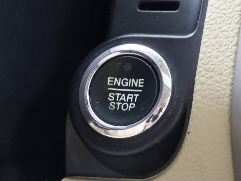 Used 2015 Ford Expedition Limited w/ Equipment Group 301A AWD/4WD image 17