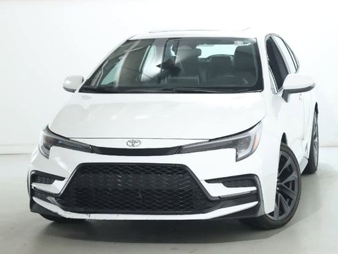 Certified 2023 Toyota Corolla XSE image 3