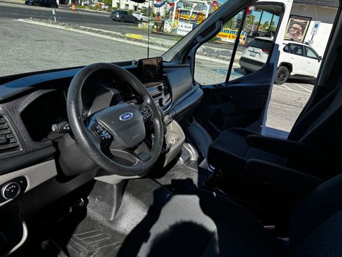 Used 2020 Ford Transit 250 Medium Roof RWD image 27