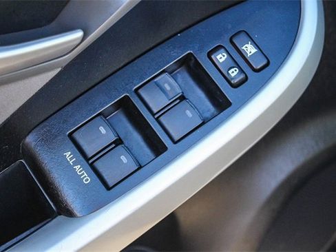 Used 2015 Toyota Prius Two image 28