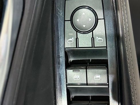 Used 2023 Nissan Rogue SV w/ SV Premium B Package image 33