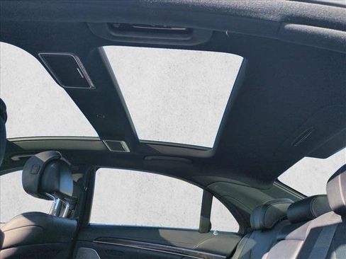 Used 2017 Mercedes-Benz S 550 Sedan image 19