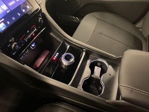 Used 2025 Jeep Grand Cherokee Laredo image 13