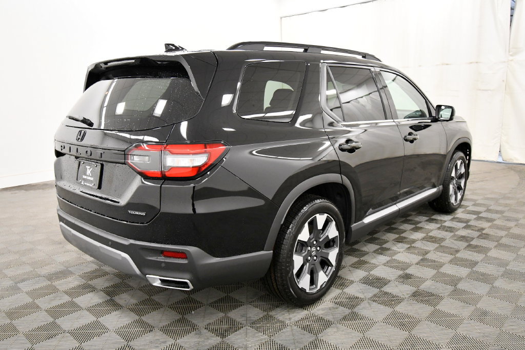 New 2026 Honda Pilot Touring image 7