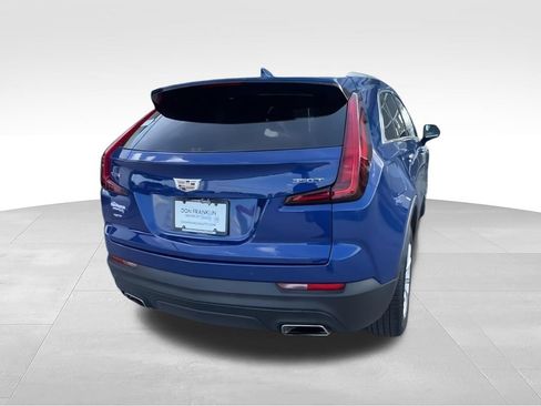 Used 2023 Cadillac XT4 Luxury w/ Cold Weather Package AWD/4WD image 7