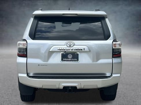 Used 2021 Toyota 4Runner SR5 Premium w/ Moonroof Package RWD image 4