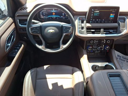 Certified 2023 Chevrolet Suburban High Country AWD/4WD image 13