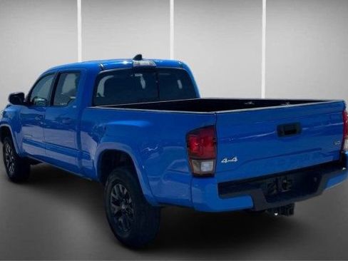 Used 2021 Toyota Tacoma SR5 w/ Technology Package AWD/4WD image 7