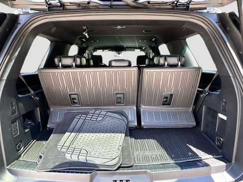 Used 2020 Ford Expedition XLT w/ Equipment Group 202A RWD image 26