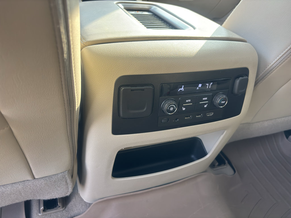 Used 2019 GMC Yukon XL Denali w/ Denali Ultimate Package AWD/4WD image 22