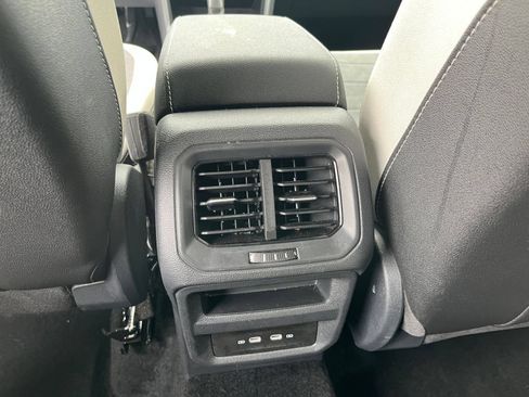 Used 2026 Volkswagen Taos SE FWD image 23