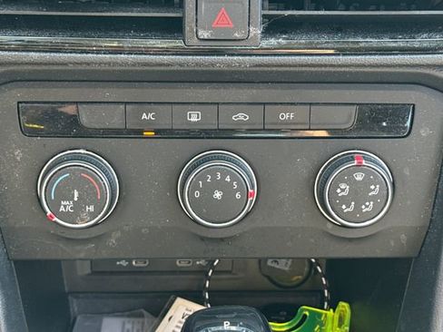 Used 2022 Volkswagen Taos S image 29