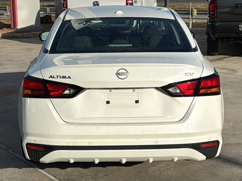 Used 2024 Nissan Altima 2.5 SV image 6
