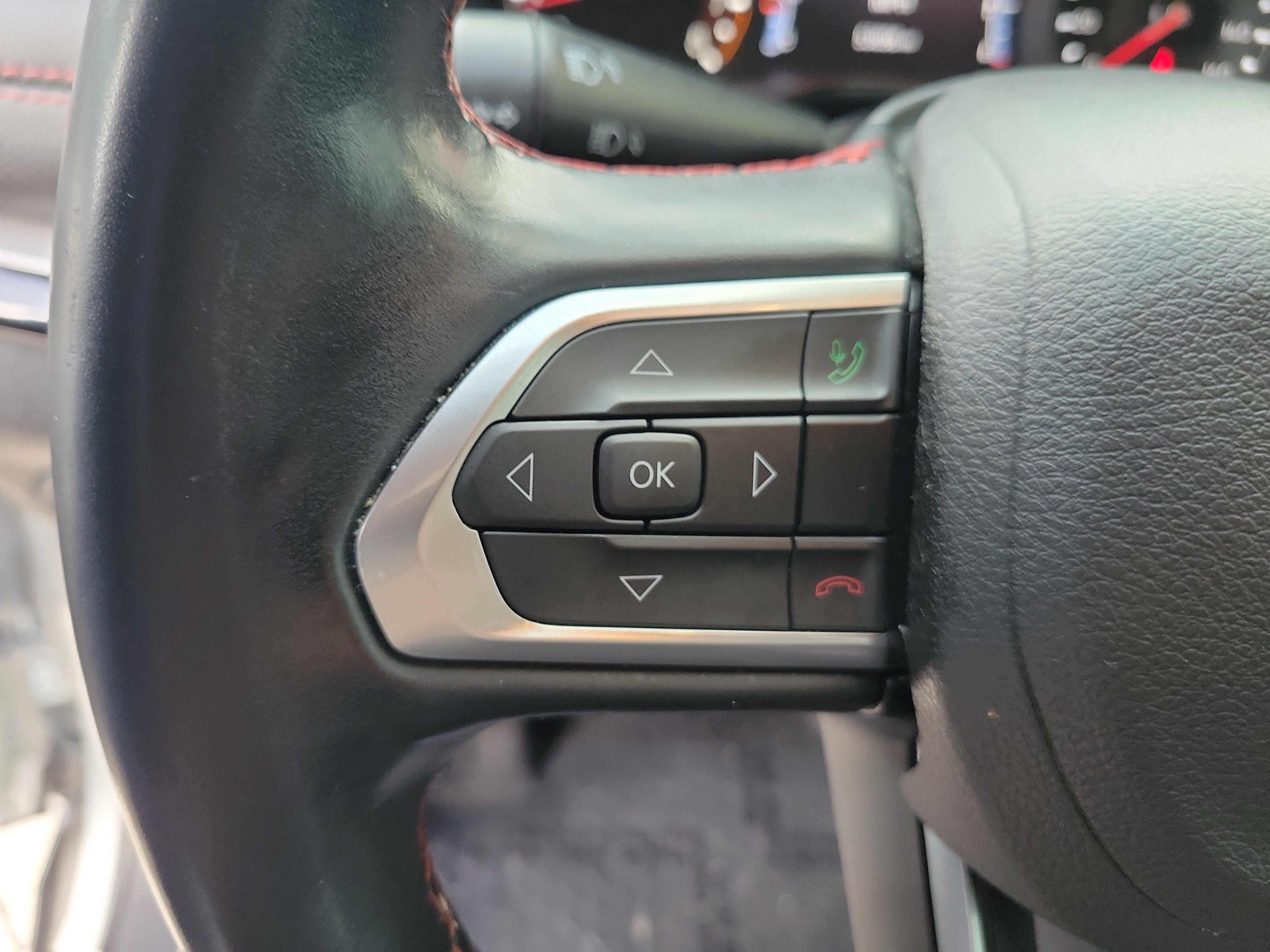 Used 2022 Jeep Compass Trailhawk w/ Trailhawk Convenience Group AWD/4WD image 29