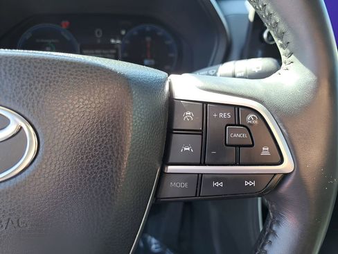 Used 2024 Toyota Grand Highlander Limited image 23