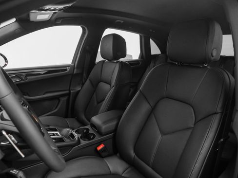 Used 2025 Porsche Macan image 5