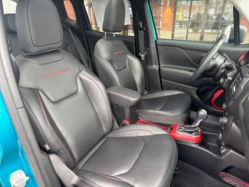 Used 2020 Jeep Renegade Trailhawk w/ Premium Leather Group image 30