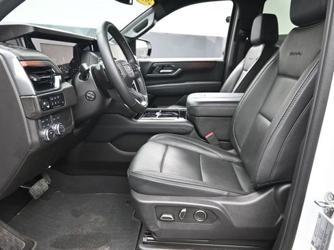 Used 2025 GMC Yukon Denali image 23