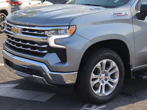 Used 2024 Chevrolet Silverado 1500 LTZ w/ Z71 Off-Road Package AWD/4WD image 6