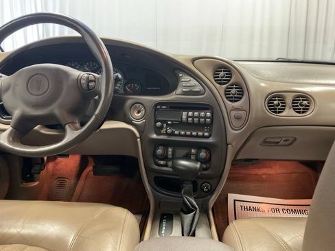 Used 2001 Pontiac Bonneville SLE FWD image 30