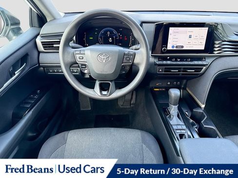 Used 2025 Toyota Camry LE FWD image 23