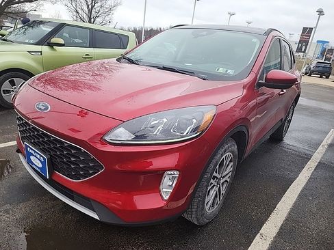 Used 2022 Ford Escape SEL w/ Technology Package image 2