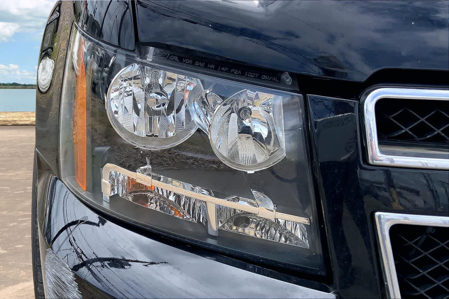Used 2010 Chevrolet Avalanche LT RWD image 31