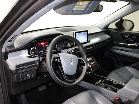 Used 2022 Lincoln Corsair Standard image 23