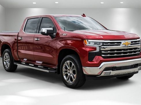 Used 2022 Chevrolet Silverado 1500 LTZ w/ LTZ Premium Package AWD/4WD image 6