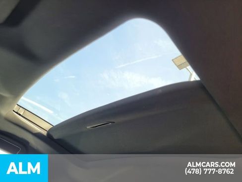 Used 2022 Honda Pilot TrailSport image 17